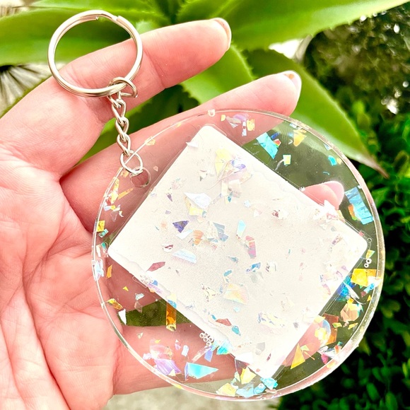 Hocus Pocus Sanderson Sisters Keychain - Picture 4 of 4